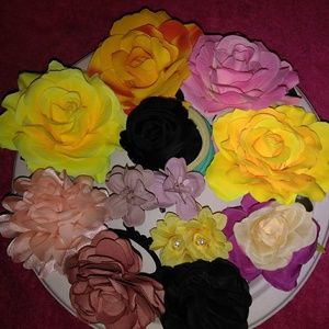Lot of New Flower Clips/Pendants